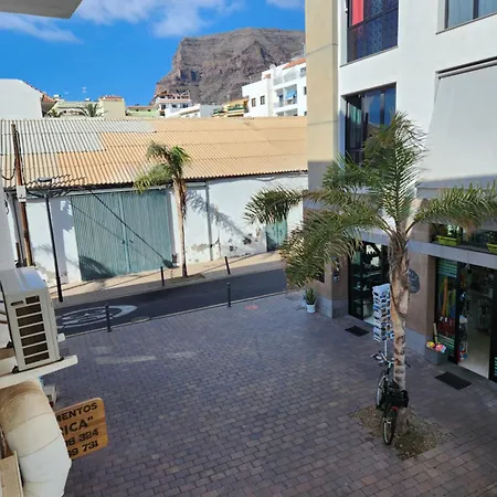 America Apartment *
