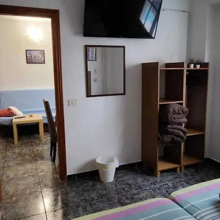 America Apartment *